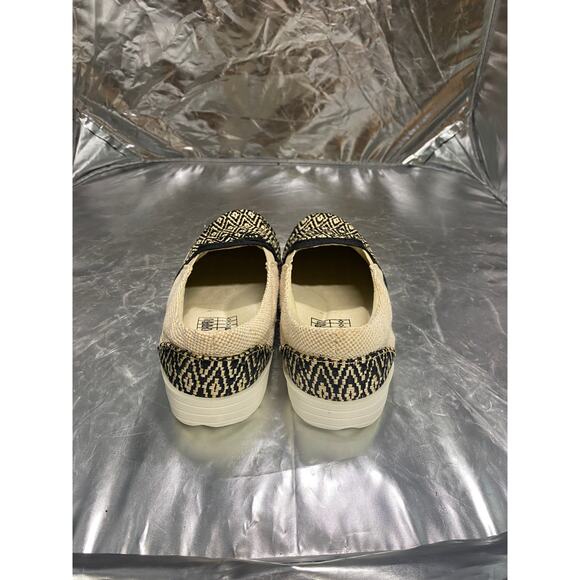 Everglades Boutique slip on sneaker black with tan Women's Size 9 - Picture 2 of 5